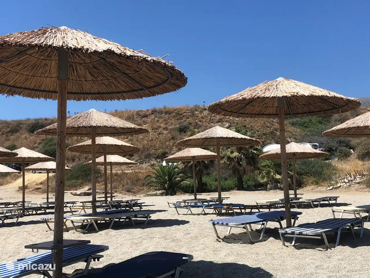 Am Damnoni Beach ist immer genug Platz, um sich in Ruhe zu sonnen. Je nach Wind und Wasser können Sie an einem Tag schnorcheln und am nächsten die hohen Wellen genießen.