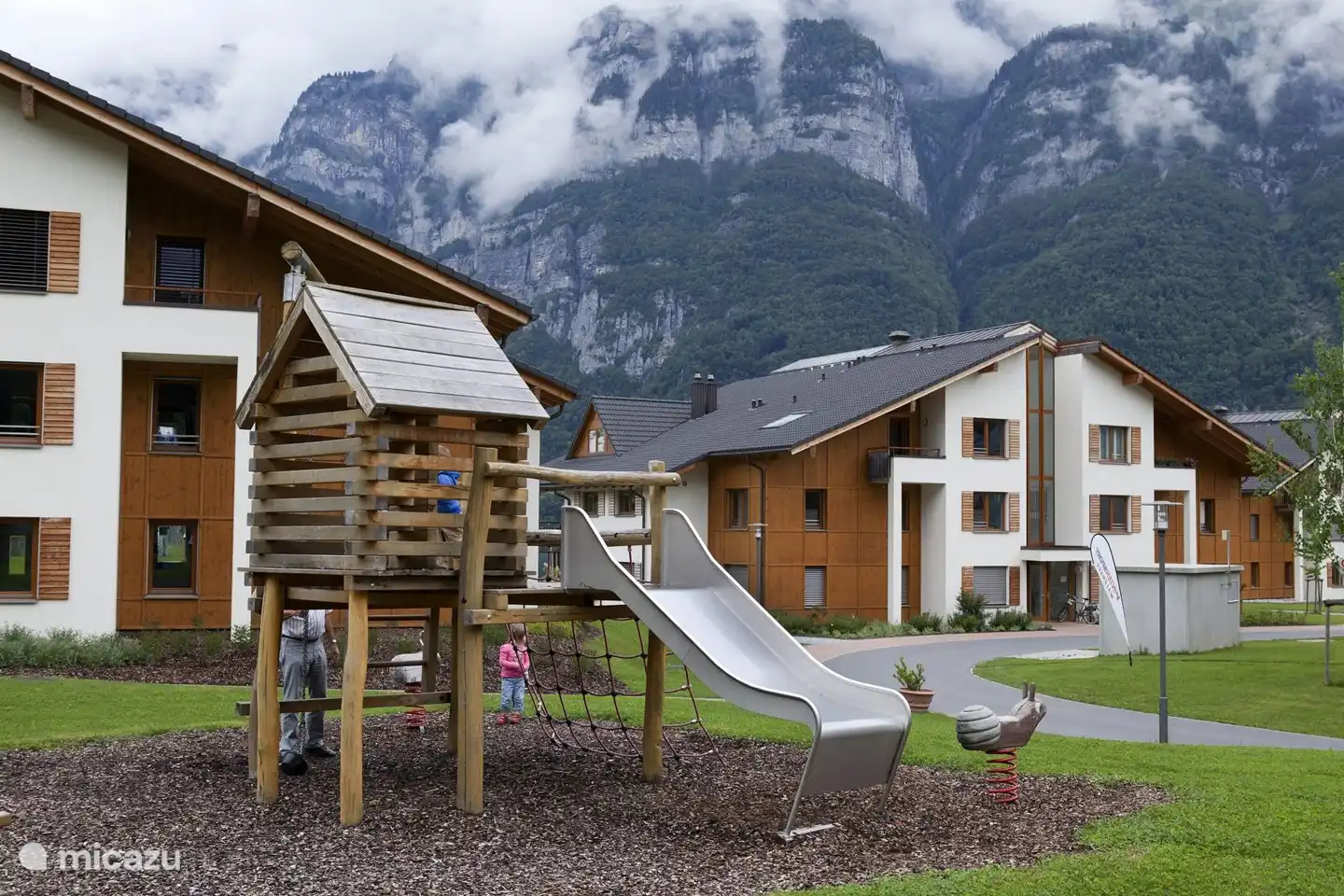 Een van de speeltuintjes op het Resort Walensee