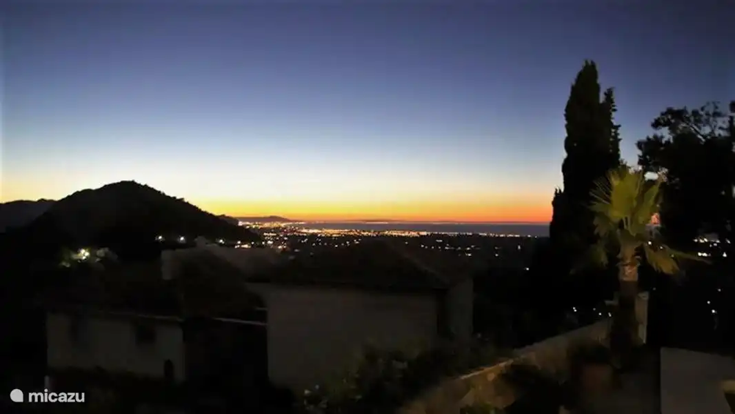 Las mejores puestas de sol de Europa, foto tomada desde la villa.