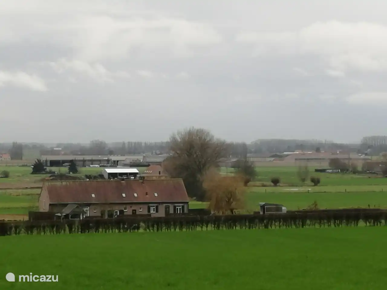 Offenes Panorama auf die Felder aus der Wohnküche