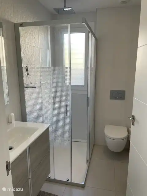 Salle de bain au rez-de-chaussée