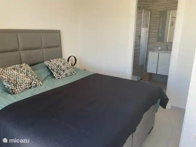 Chambre 2 et salle de bain 2 premier étage