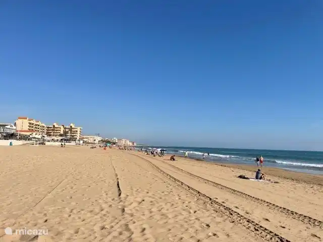 Large plage de sable La Mata
Distance 2-3 km de notre maison