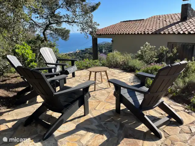 villa huren in Spanje, Costa Brava, Lloret de Mar – Villa Roca Brava Een heerlijk terras met uitzicht op de Middelandse zee