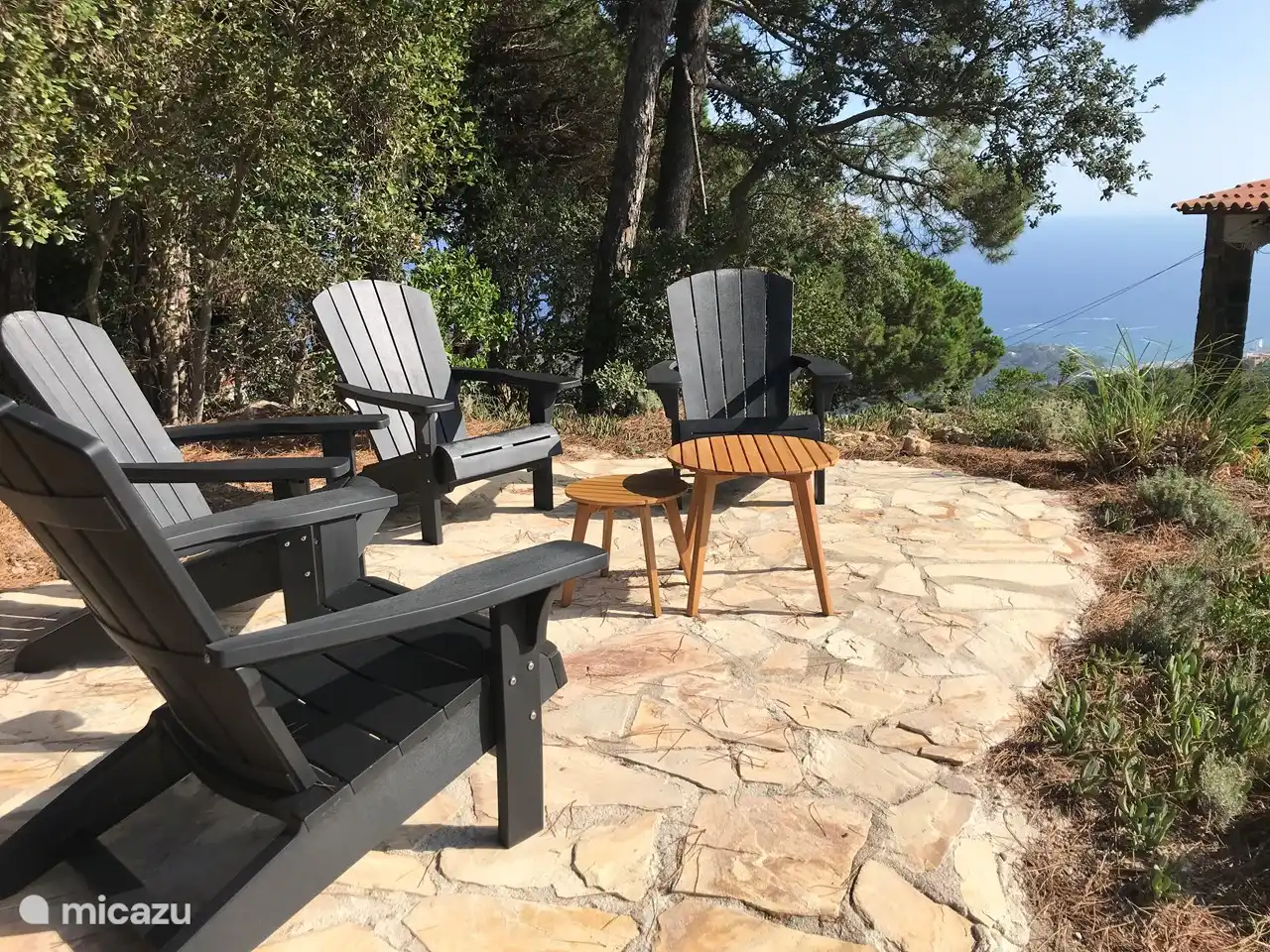 Terraza Bosque con vistas al mar y montaña