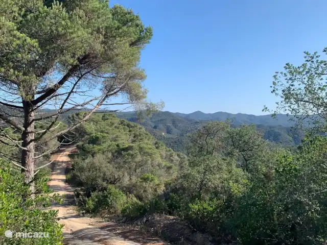 villa huren in Spanje, Costa Brava, Lloret de Mar – Villa Roca Brava Wandelen in de natuur aangrenzend aan Villa Roca Brava