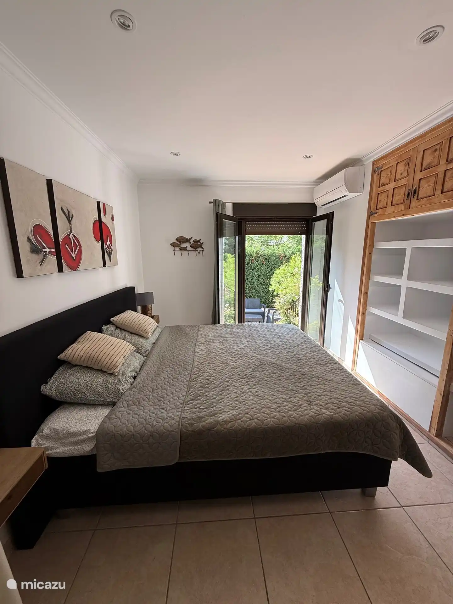 Slaapkamer 1 met 2 persoons kingsize bed