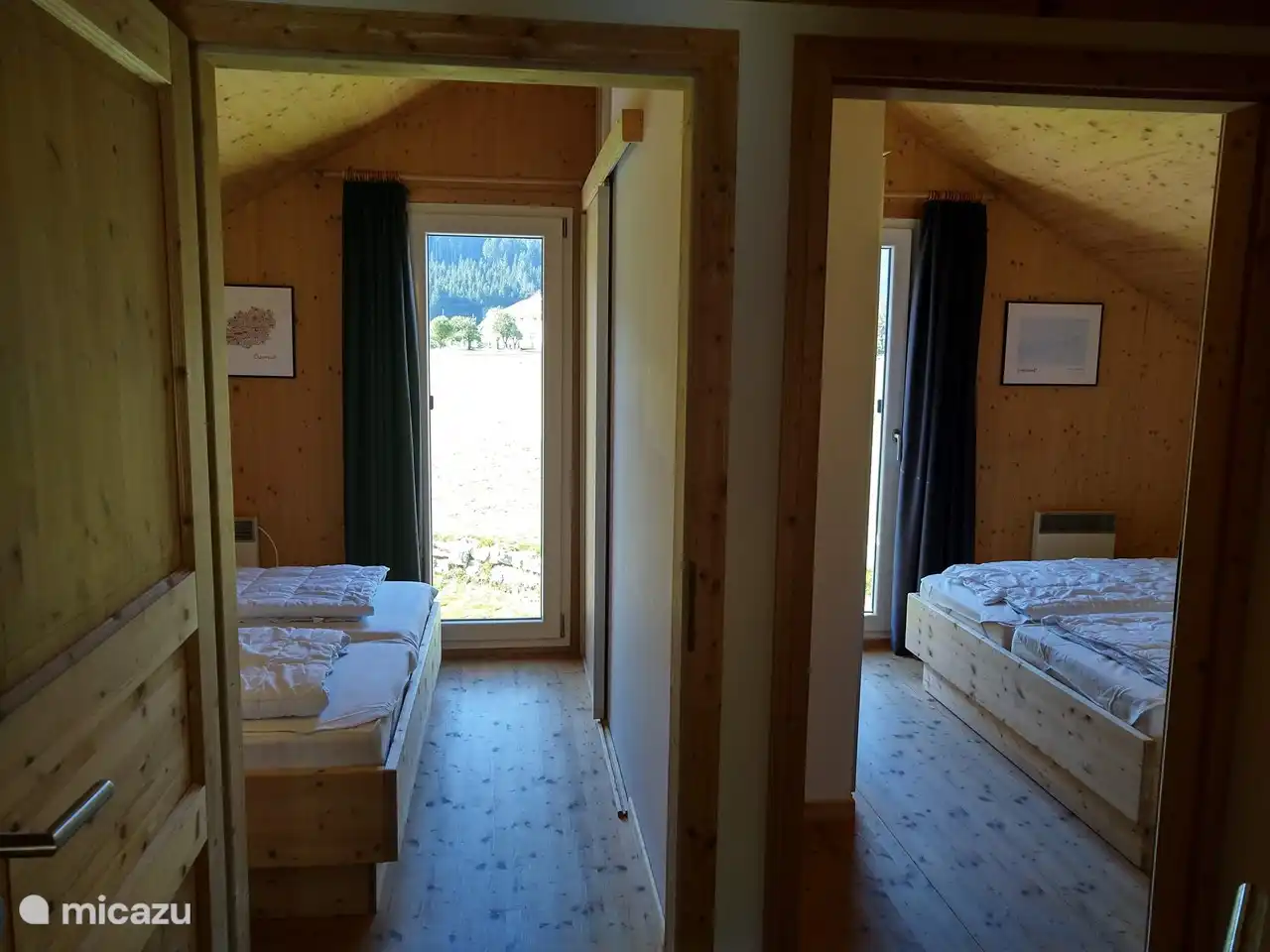 Dormitorios 1 y 2 - parte trasera de la casa