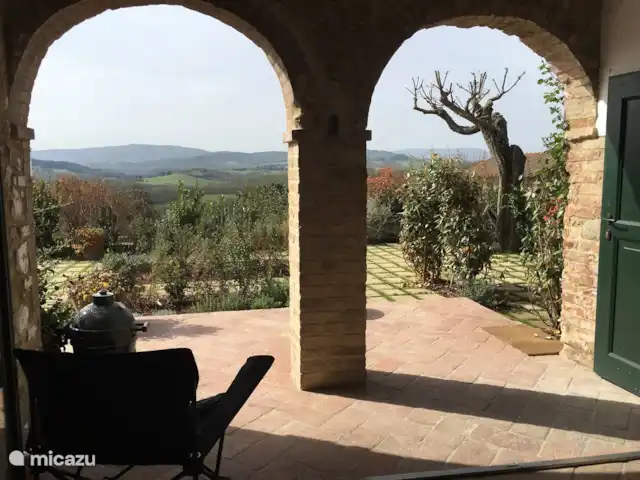 Location de Vacances Italie, Toscane, Casole d`Elsa, appartement - Rofena, Casa PHILIP&KUIT (Weerkamp) Belle vue, également de l'intérieur grâce à la belle façade en verre
Maison Philippe