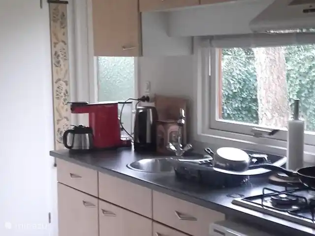 Location de Vacances Pays-Bas, Gueldre, Doornspijk, chalet - Chalet J8 Tout le nécessaire pour travailler dans la cuisine est à proximité.