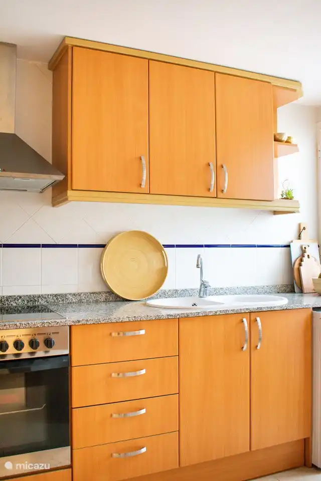 La cocina con muchas comodidades.