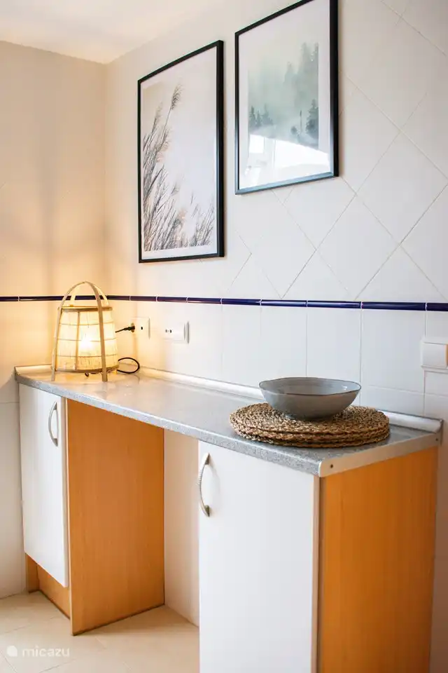 Lavadero con lavadora y secadora