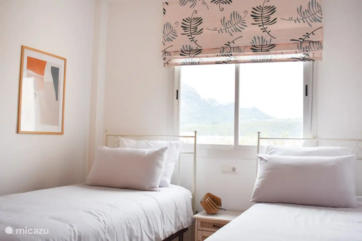Dormitorio 2 con vistas a la montaña