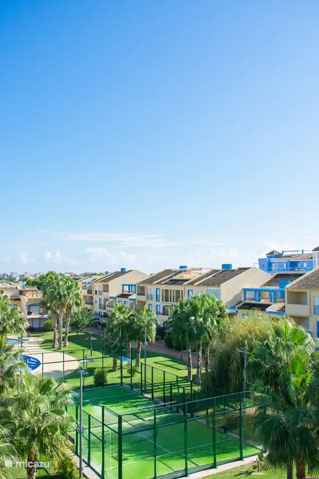 Pista de padel en el complejo