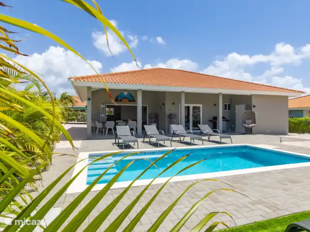 Villa Nisa - Home of Ease | Curaçao, Banda Abou (ouest), Fontein - villa Villa Nisa - piscine avec vue sur le porche et la villa