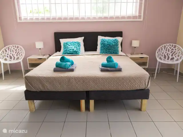 Villa Palmera en Curazao, Curazao Centro, Julianadorp - villa Amplio dormitorio con cama doble