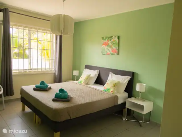 Villa Palmera en Curazao, Curazao Centro, Julianadorp - villa Amplio dormitorio con cama doble