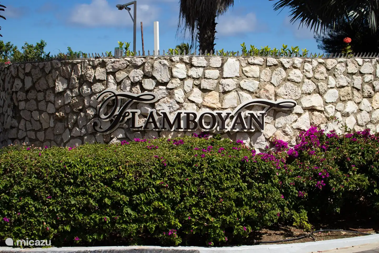 Entrada villa parque Flamboyán