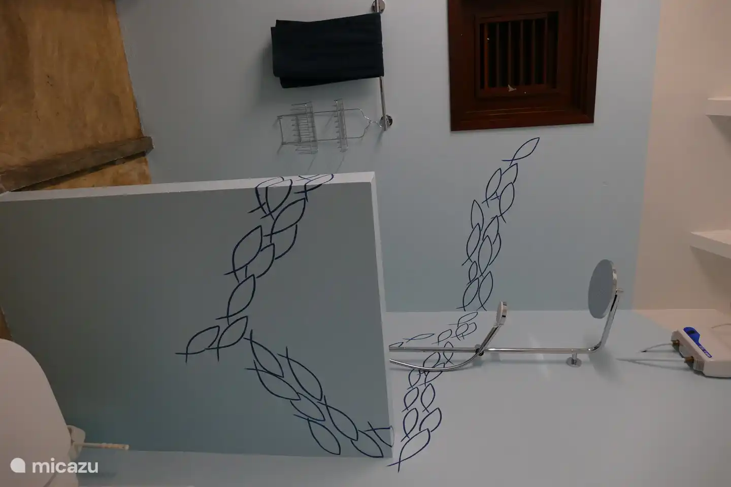 salle de bain avec douche