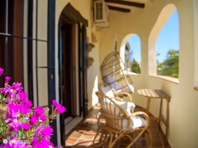 Location de Vacances Espagne, Costa Blanca, Moraira, maison mitoyenne - El Sarchal, luxe, piscine, vue ! Balcon à la chambre principale avec belle vue sur la mer