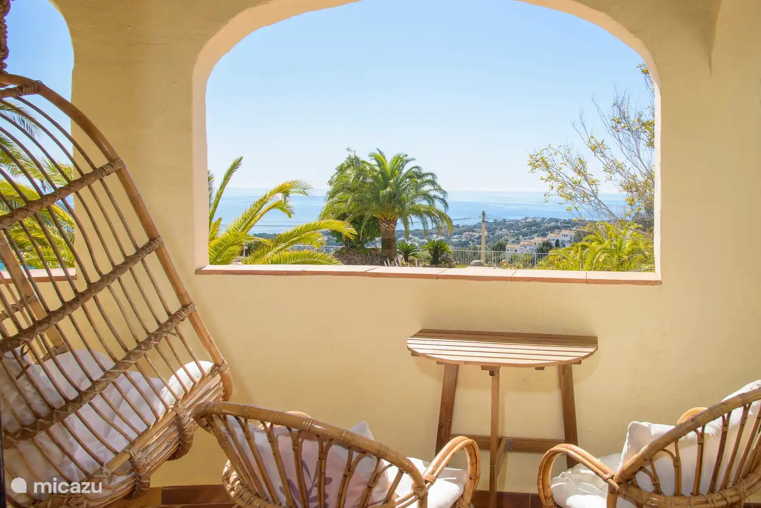 Balkon zum Hauptschlafzimmer mit schönem Meerblick 