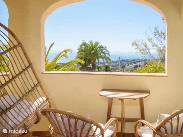 Location de Vacances Espagne, Costa Blanca, Moraira, maison mitoyenne - El Sarchal, luxe, piscine, vue ! Balcon à la chambre principale avec belle vue sur la mer