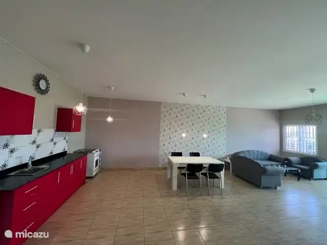 Ash & Ash 2 | Suriname, Commewijne, Meerzorg - appartement 2ème appartement vue de côté
