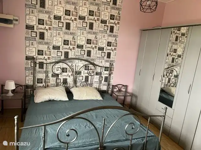 2. Wohnung 1. Schlafzimmer