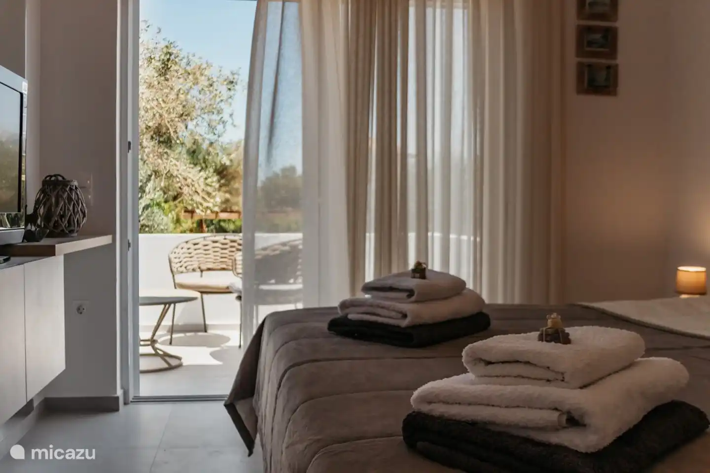 Das Hauptschlafzimmer hat eine eigene Terrasse