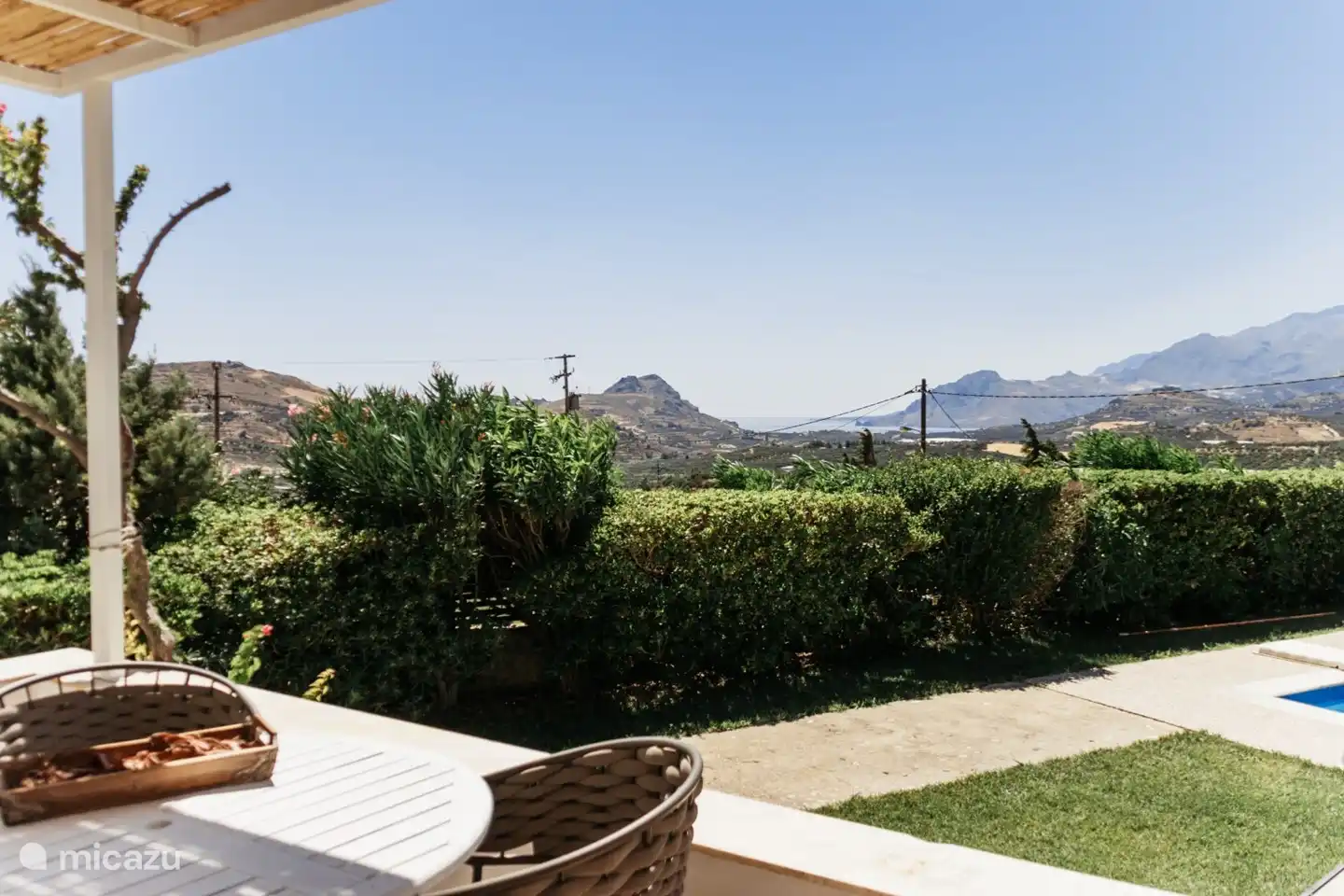 Von der Terrasse aus haben Sie einen fantastischen Blick auf die Dörfer und das Libysche Meer