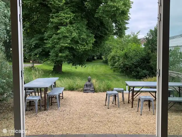 la casa de la sal en Países Bajos, Holanda Meridional, Nieuwveen - chalet puertas de patio a la terraza con vista verde