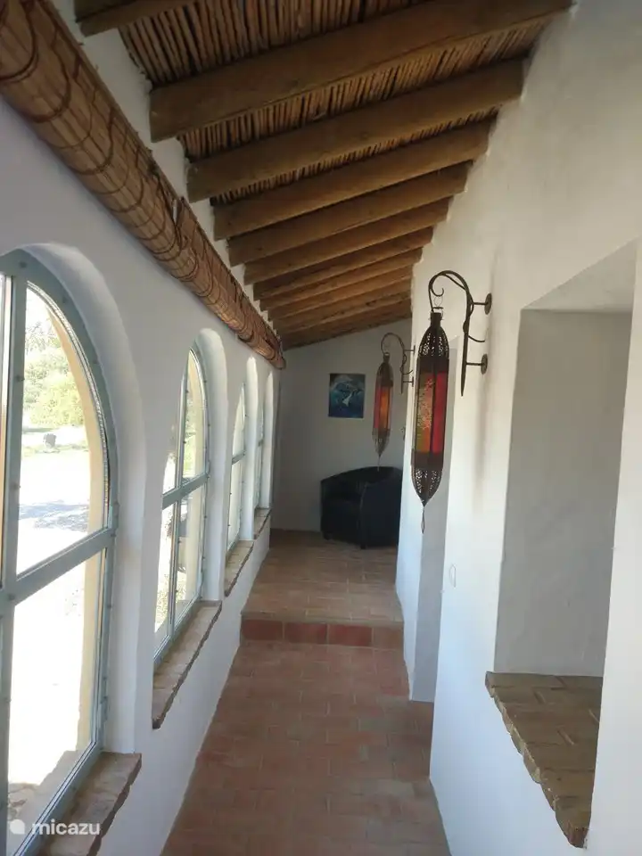 Vestíbulo atractivo, acceso al dormitorio 1 y 2