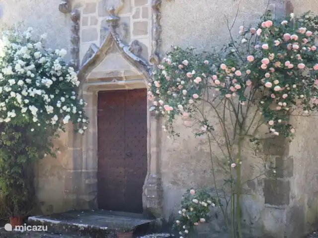 Château de Freyssinet - Jourdaine huren in Frankrijk, Haute-Vienne, Saint-Priest-Ligoure - gîte / cottage De voordeur van het chateau