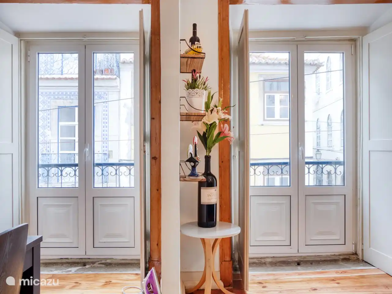 Fenêtres sur balcon français