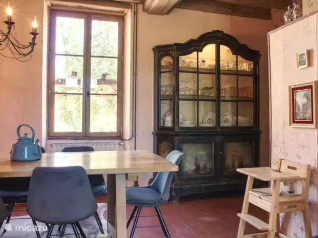 Casa de vacaciones Laume en Francia, Allier, Theneuille - casa vacacional El gabinete de porcelana en el comedor