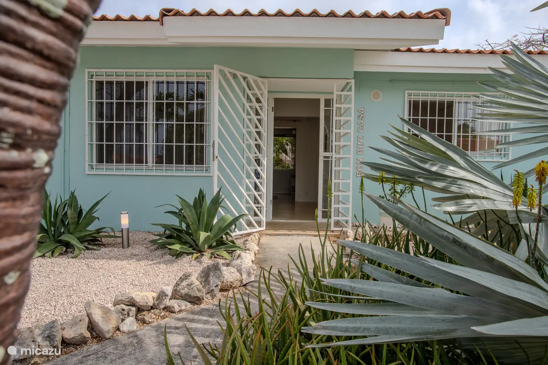 La entrada de Bonbini Casa