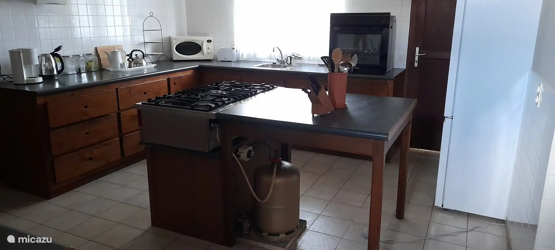 Domaine Leyvinie, Gîte Merlot, Küche