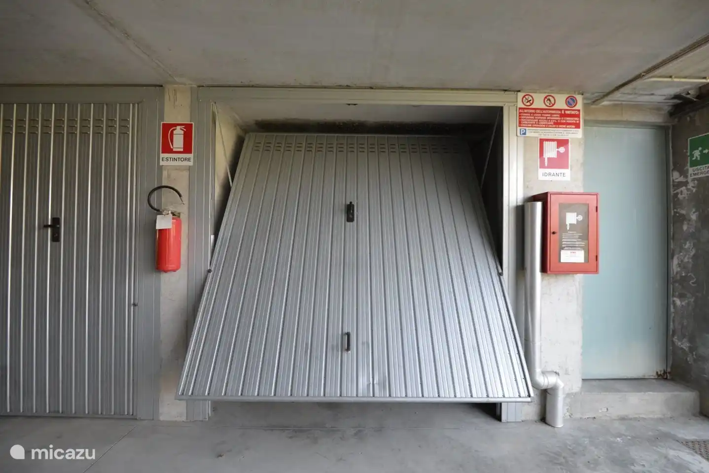 Eigen afsluitbare garage