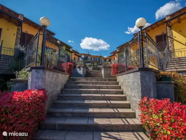 Casa Lago : Luxe et piscine ★★★★★ | Italie, Lacs italiens , Tavernola Bergamasca - appartement Notre appartement est situé au fond à gauche