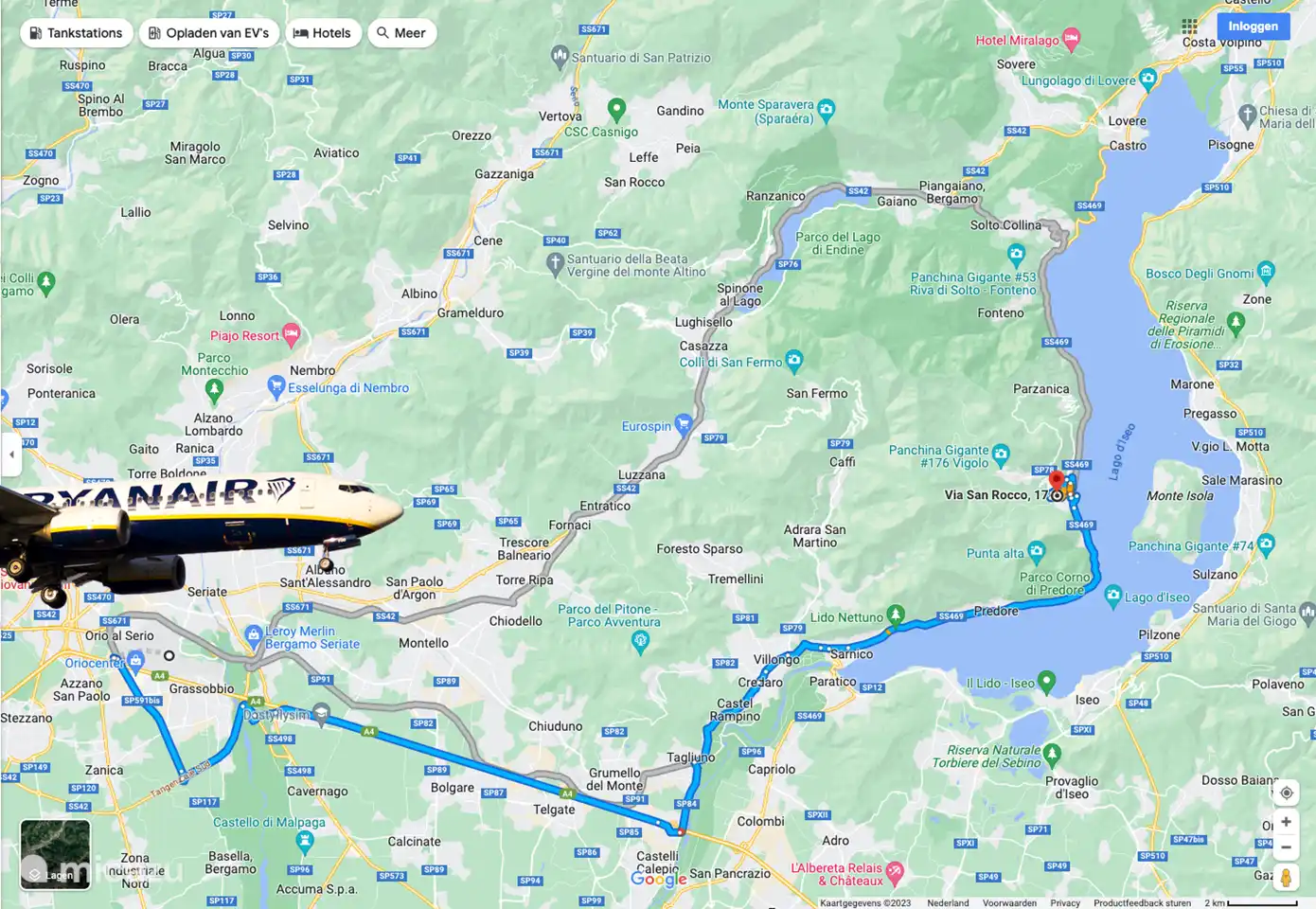 Vliegveld Bergamo is vlakbij. Ryanair vliegt daar goedkoop op.