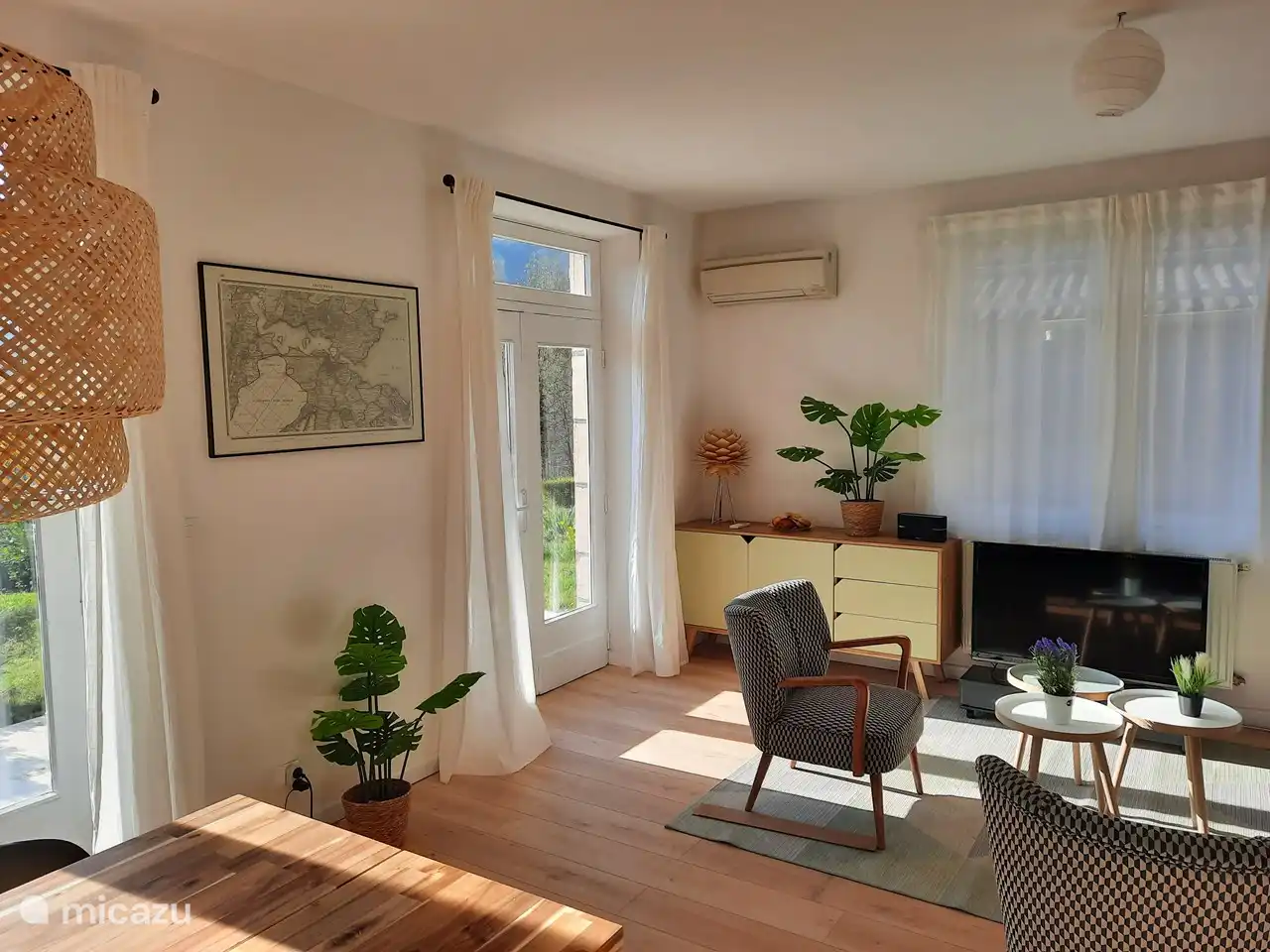 Salón comedor con vistas y aire acondicionado