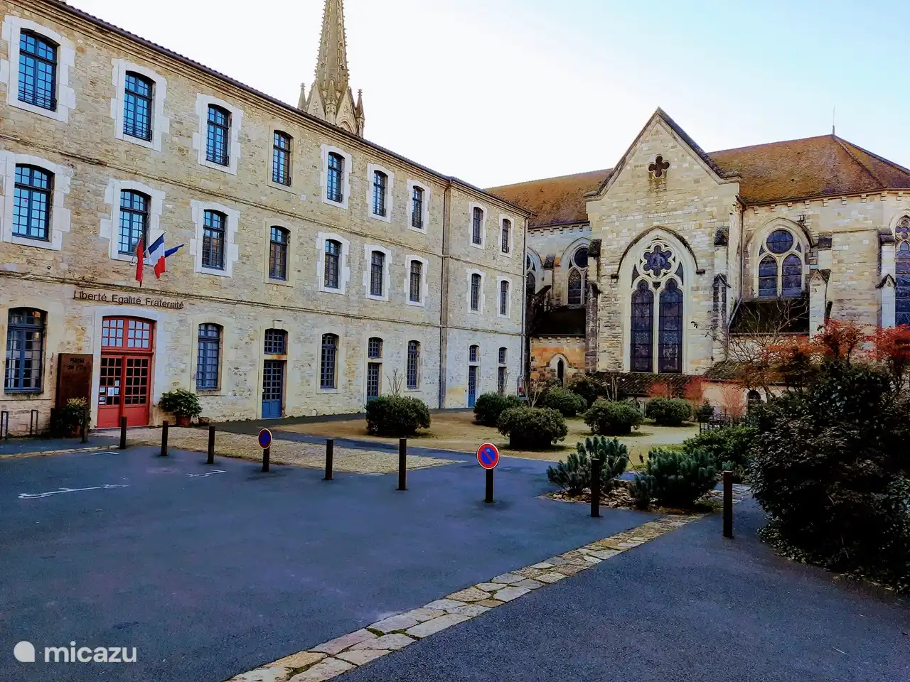 Iglesia y ayuntamiento de Saint Antonin Noble Val