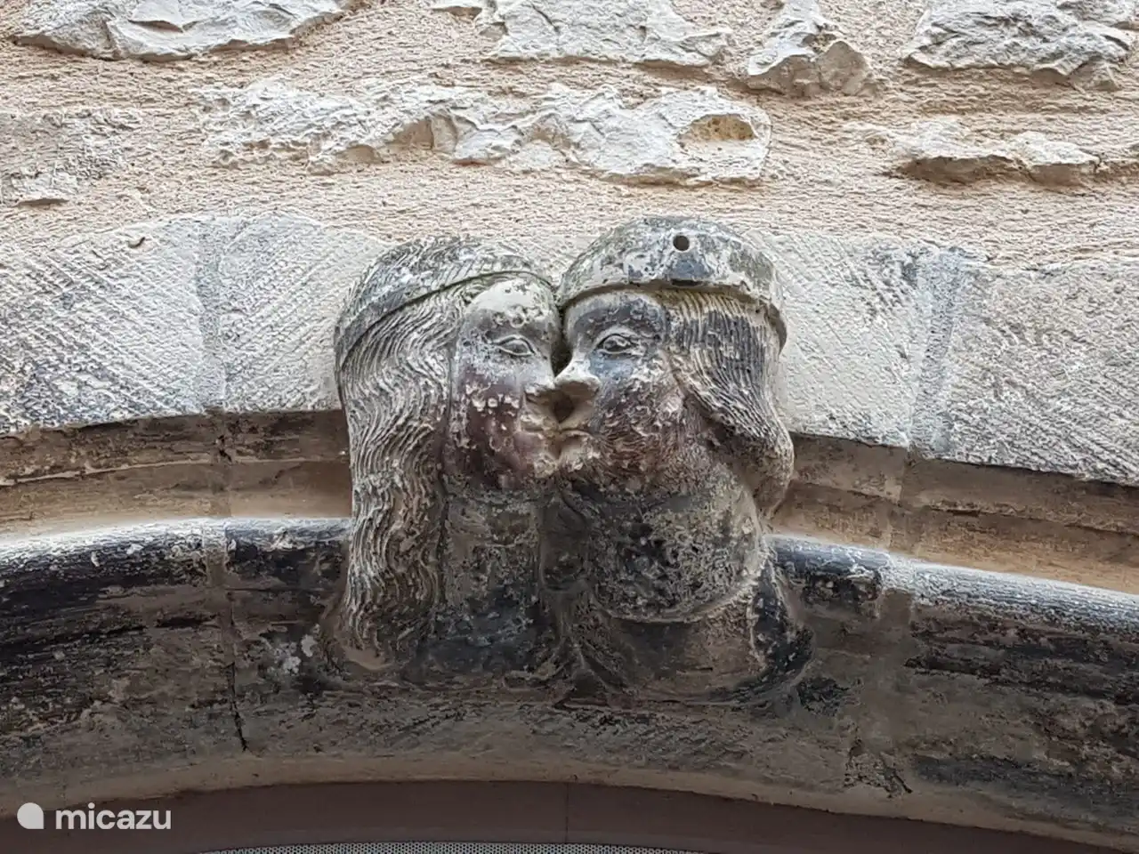 Una de las hermosas decoraciones de las antiguas casas de San Antonin