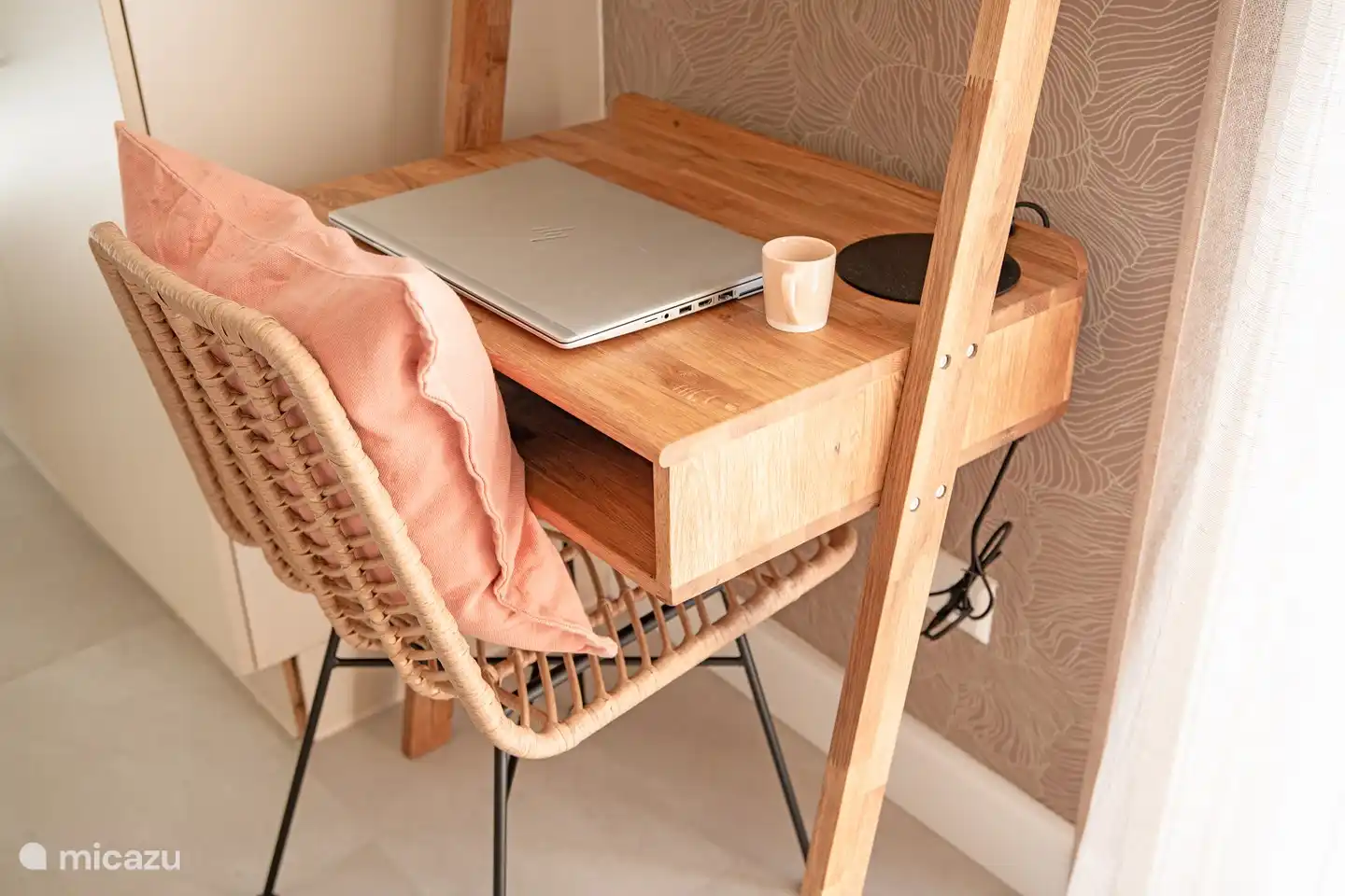 Ich will arbeiten? Mit einem leckeren Nespresso und kostenlosem WLAN mit schnellem Internet ist dies möglich!