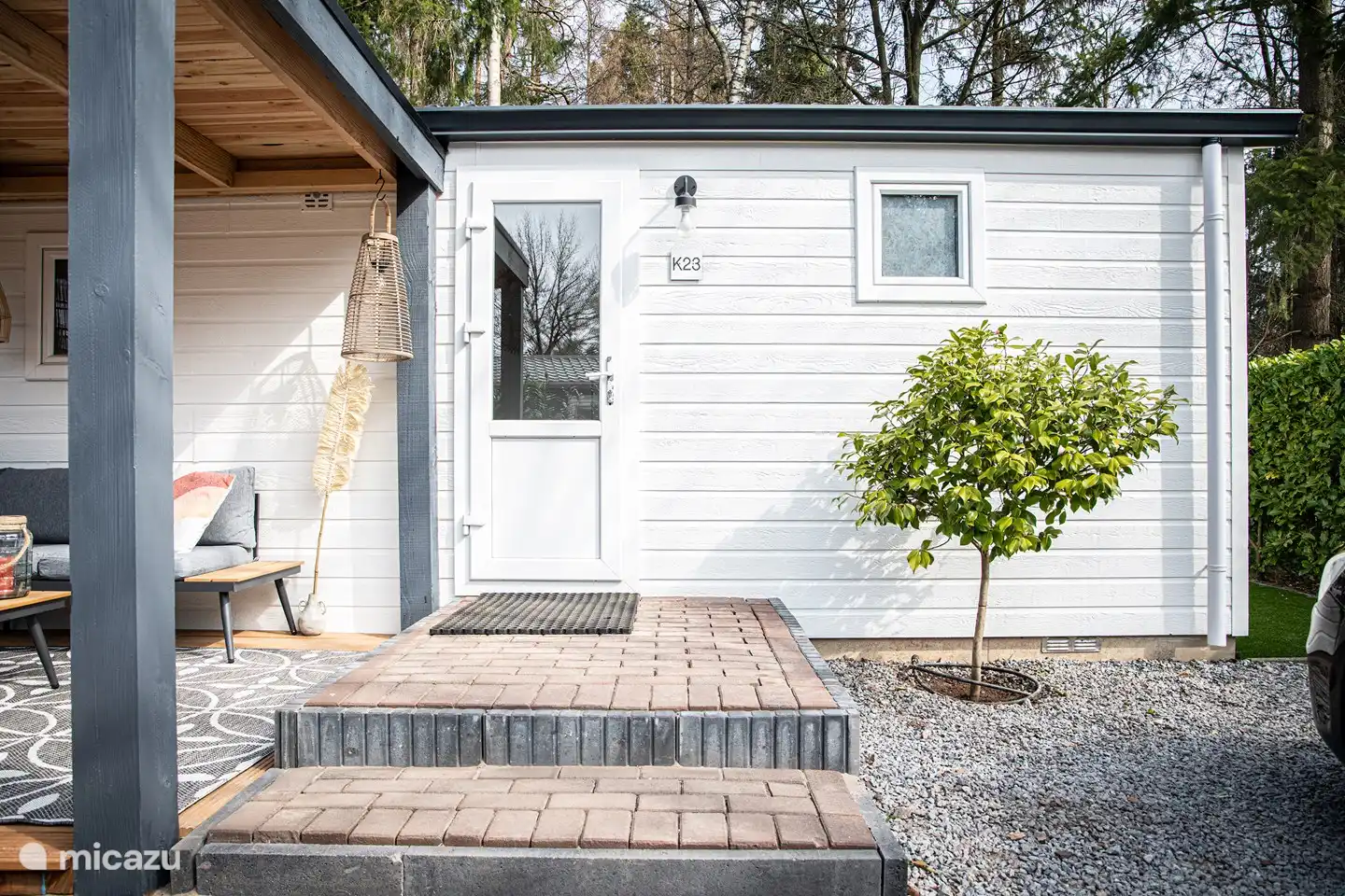 Haustür vor der Hütte!