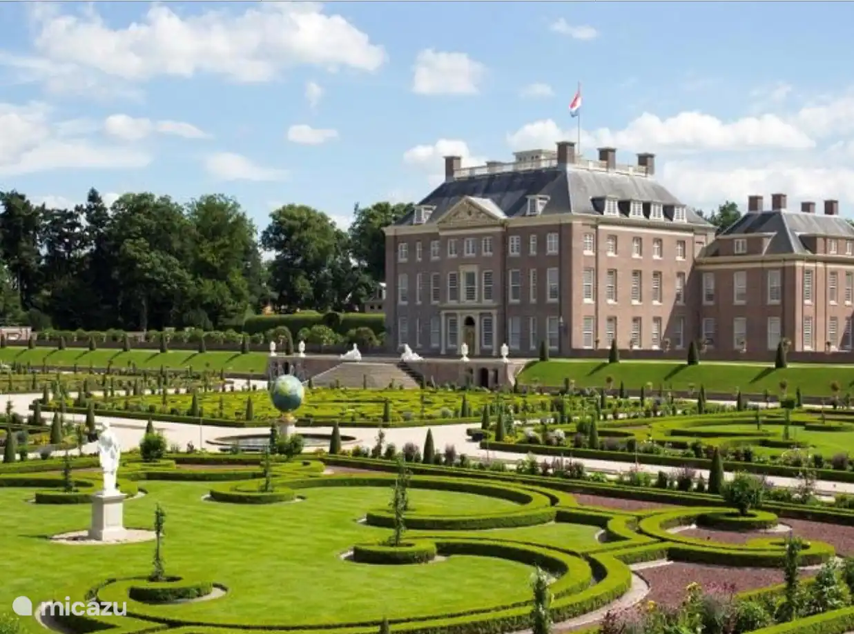 Es ist sehr schön, Paleis 't Loo in Apeldoorn zu besuchen, das in der Nähe des Hauses liegt