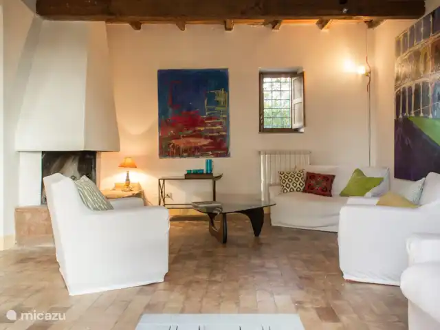 villa huren in Italië, Lazio, Forano – Il Campaniletto - Forano woonkamer haard