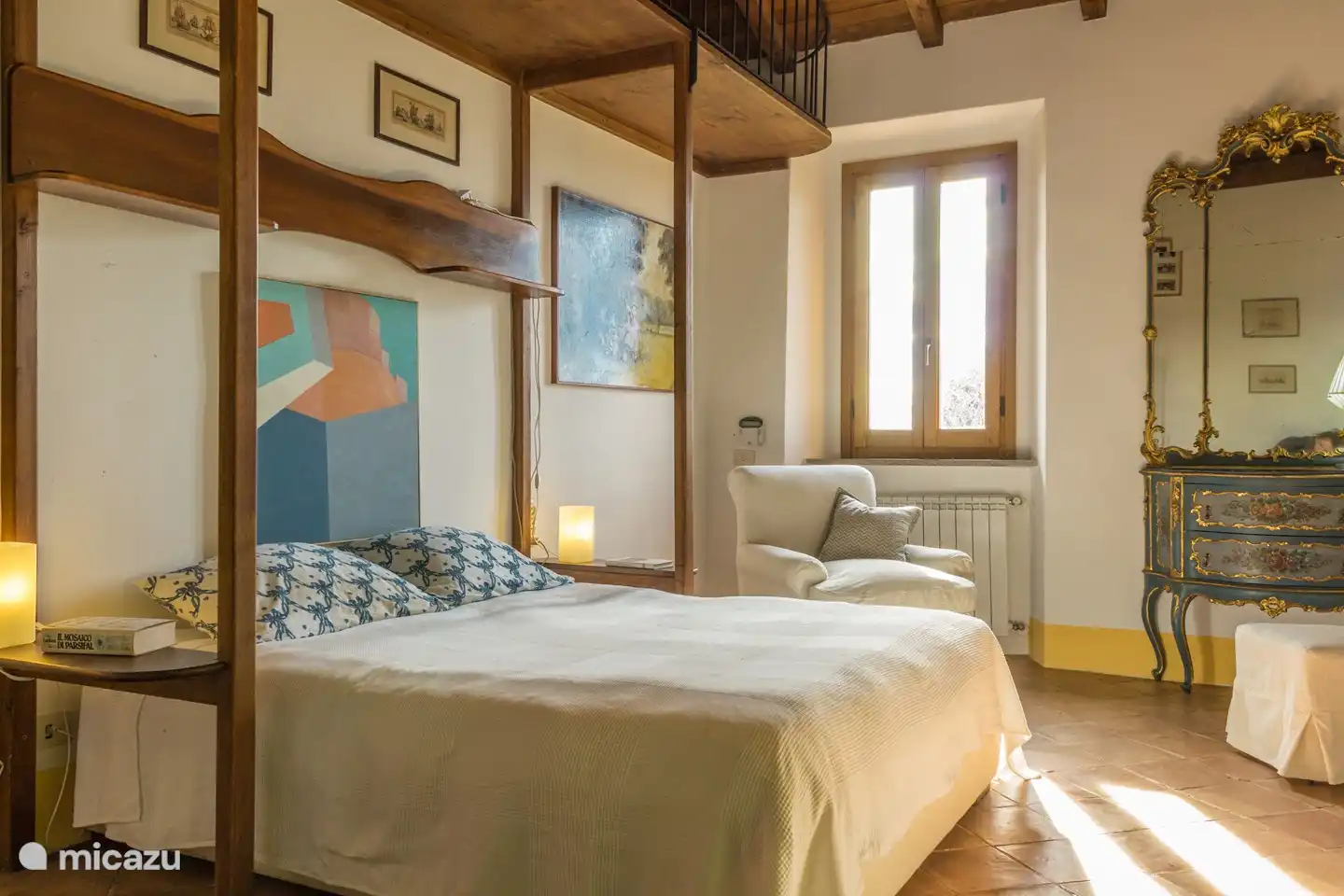 Schlafzimmer mit Doppelbett