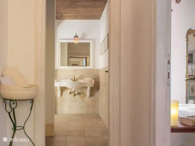 villa huren in Italië, Lazio, Forano – Il Campaniletto - Forano Badkamer met bad op de eerste verdieping