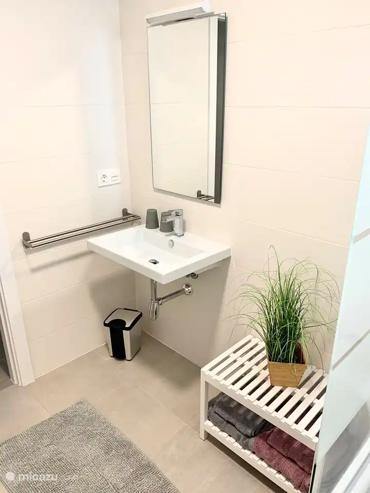 Badezimmer 1 mit Badewanne